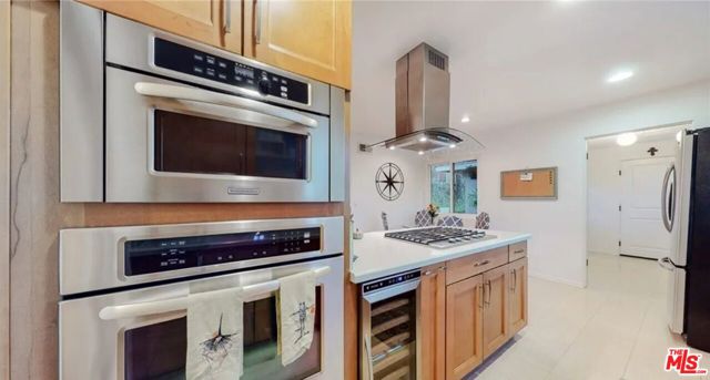 6111 Monero Drive, Rancho Palos Verdes CA: https://media.crmls.org/mediaz/8de09823-9de0-49cd-87ee-85012109f025.jpg