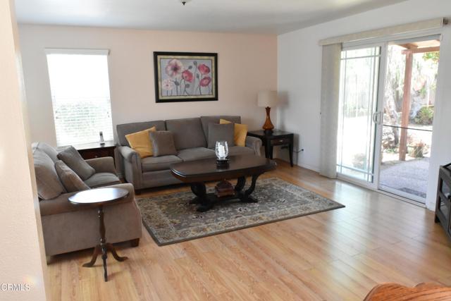 1101 Novato Drive, Oxnard CA: https://media.crmls.org/mediaz/8de09f97-86d8-4958-8567-97182093ca1e.jpg