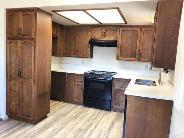 Detail Gallery Image 11 of 23 For 1341 S Juniper St #C,  Escondido,  CA 92025 - 2 Beds | 1/1 Baths