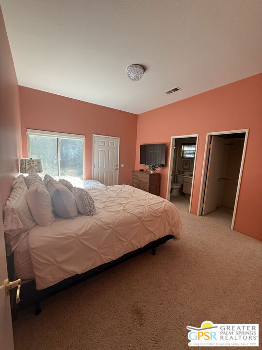 154 Kavenish Drive, Rancho Mirage CA: https://media.crmls.org/mediaz/8de2465f-4074-4693-a3ec-50d2ce158838.jpg