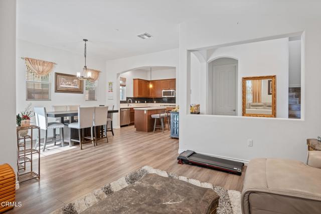 Detail Gallery Image 4 of 26 For 1511 Mulligan St, Oxnard,  CA 93036 - 3 Beds | 2/1 Baths