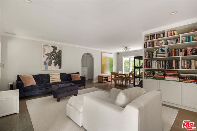 3479 Mandeville Canyon Road, Los Angeles CA: https://media.crmls.org/mediaz/8de409ff-12d4-4b90-8a0f-f63bd39ad329.jpg