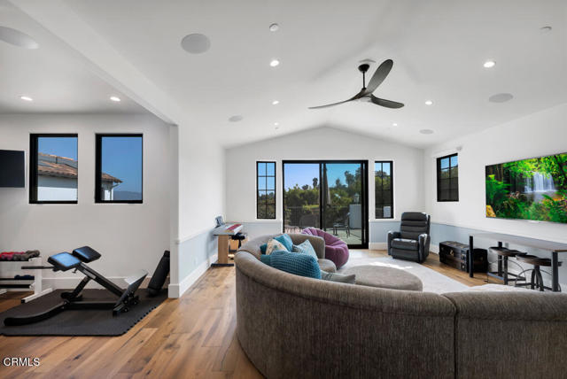 45 Valley Vista Drive, Camarillo CA: https://media.crmls.org/mediaz/8de48c9e-6ba5-42f4-90b2-f78bd74ba1b9.jpg