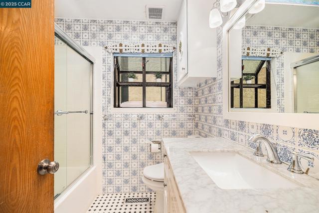 5955 Ralston Ave, Richmond CA: https://media.crmls.org/mediaz/8de51bb1-2223-49de-a471-f7280daa9aa6.jpg
