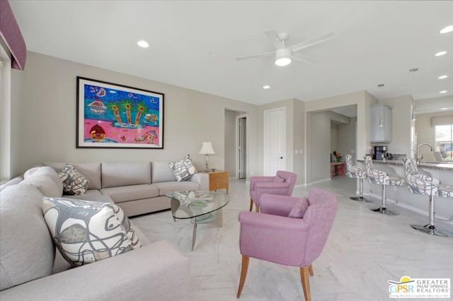 74121 Kingston Court, Palm Desert CA: https://media.crmls.org/mediaz/8de5ddd4-856f-43b1-aad9-427f1349d10a.jpg