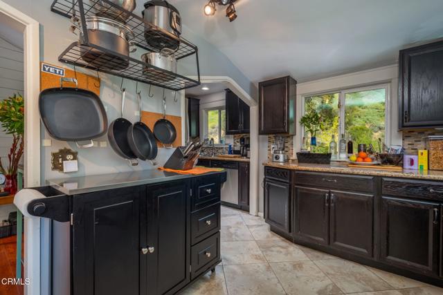 Detail Gallery Image 11 of 47 For 15663 N Ojai Santa Paula Rd, Santa Paula,  CA 93060 - 3 Beds | 2 Baths