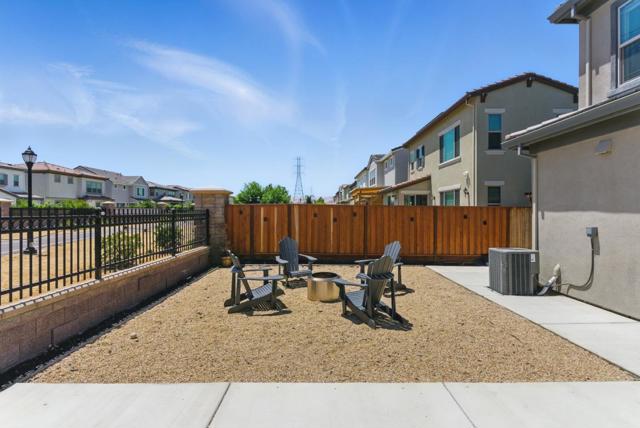 1122 S Morning Glory Drive, Mountain House CA: https://media.crmls.org/mediaz/8de8202d-ceb2-481c-a310-c7ef52803808.jpg