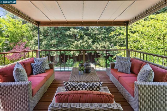 210 Still Creek Rd, Danville CA: https://media.crmls.org/mediaz/8de84429-3816-42ba-b466-8ebdba82d24e.jpg