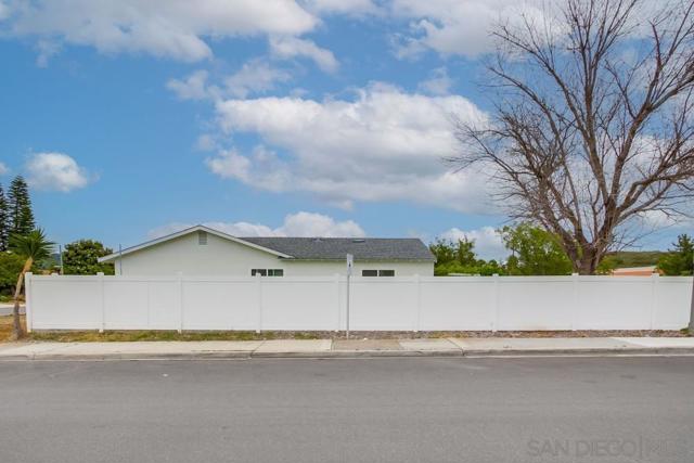 15380 Via La Gitano, Poway CA: https://media.crmls.org/mediaz/8de87647-c583-48d6-ab41-b9bb6a3fbefc.jpg