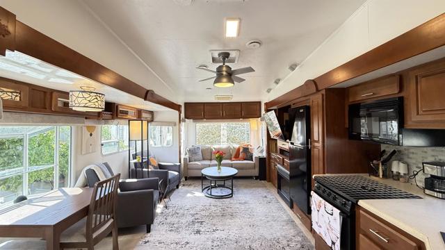 69411 Ramon Rd #517, Cathedral City CA: https://media.crmls.org/mediaz/8de97421-801c-46c6-b17d-cd6b99f81416.jpg