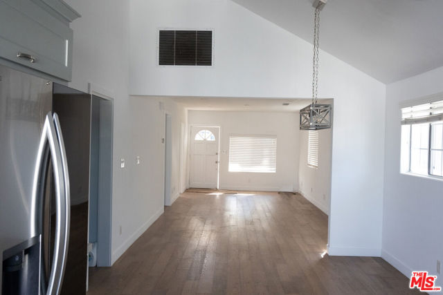 932 W Crestwood Street, San Pedro CA: https://media.crmls.org/mediaz/8de9c116-14e0-4cca-8927-071c19d21e0a.jpg