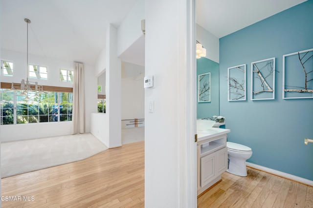 3695 Mapleknoll Place, Thousand Oaks CA: https://media.crmls.org/mediaz/8dea8638-49b7-4c15-95e1-a3b810e1b1a5.jpg