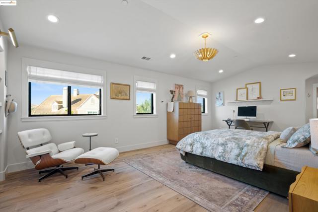 379 Yukon Way, Livermore CA: https://media.crmls.org/mediaz/8dea8a67-c8ec-4b3f-b513-d5d127ace0ad.jpg