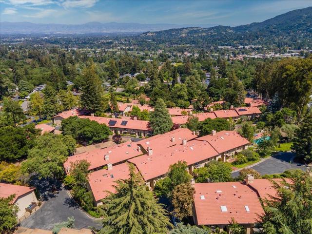 18400 Overlook Road, Los Gatos CA: https://media.crmls.org/mediaz/8dea969d-93f2-4e99-b903-68399bcef393.jpg