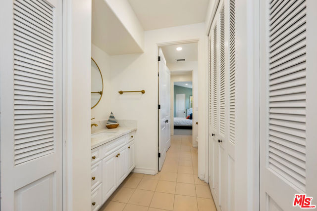 1028 9th Street, Manhattan Beach, California 90266, 5 Bedrooms Bedrooms, ,5 BathroomsBathrooms,Residential,Sold,9th,25532263