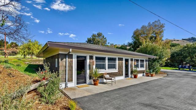 17755 Corral Del Cielo Road,  CA: https://media.crmls.org/mediaz/8dead565-9a22-4680-b9c8-32f9083486b5.jpg