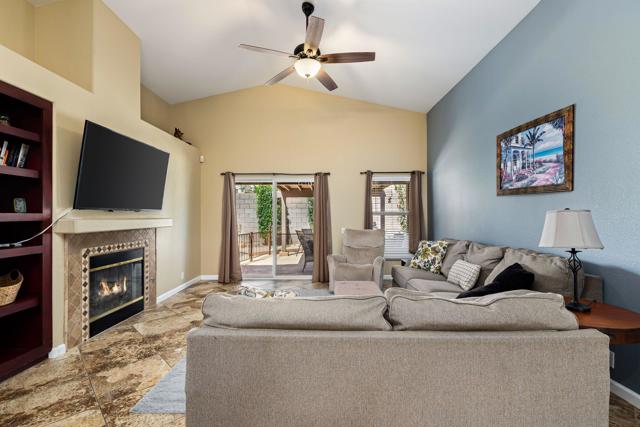 45315 Coldbrook Lane, La Quinta CA: https://media.crmls.org/mediaz/8deb35c7-ad55-4024-9610-35d9eac6fd36.jpg