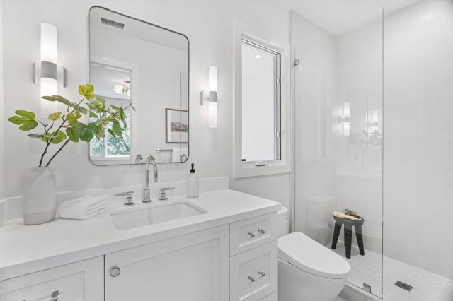 17119 Crescent Drive, Los Gatos CA: https://media.crmls.org/mediaz/8deb6aa8-52b5-40f7-9154-e84c0c4c616f.jpg