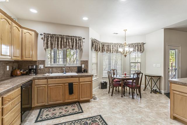 Image 10 of 40 For 8585 Whispering Oaks Rd