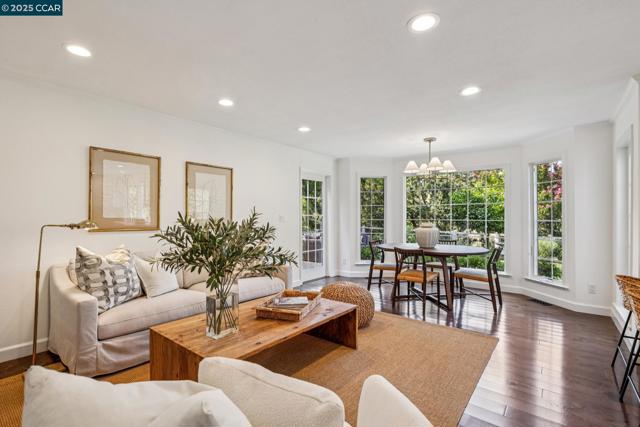 1023 Ameno Court, Lafayette CA: https://media.crmls.org/mediaz/8debd408-9d79-4664-97b9-9739096e0d3e.jpg