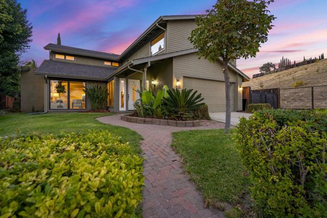 4945 Berkeland Court, San Jose CA: https://media.crmls.org/mediaz/8decc86d-ea6a-4323-a373-99a801248aea.jpg