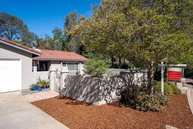 Detail Gallery Image 9 of 54 For 1668 Avenida Cherylita, El Cajon,  CA 92020 - 4 Beds | 2/1 Baths