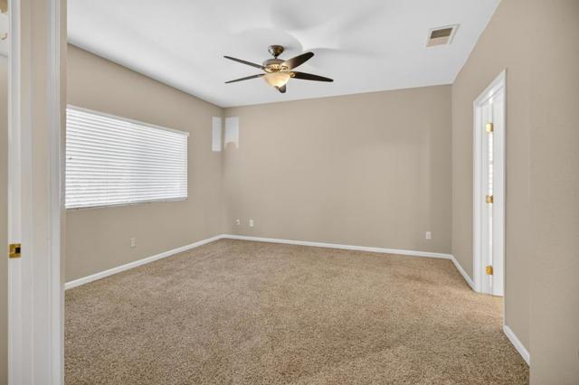 5817 Spring Flower Drive, Elk Grove CA: https://media.crmls.org/mediaz/8deda902-c4db-4b7a-9f1d-bc547fa16445.jpg