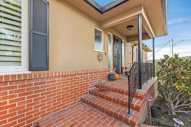 Image 9 of 60 For 1301 Juana Ave