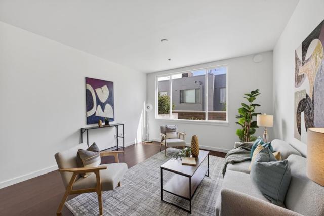 570 Innes Avenue, San Francisco CA: https://media.crmls.org/mediaz/8dee50db-f1ce-4348-aca4-832fce24ee21.jpg