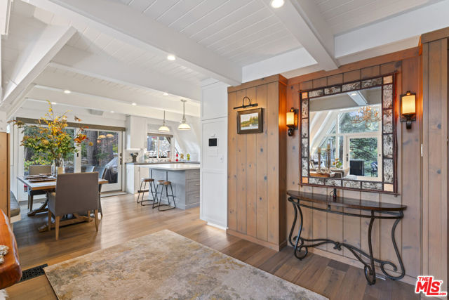 161 Rocky Point Road, Lake Arrowhead CA: https://media.crmls.org/mediaz/8deea898-c20e-4456-b53d-b55152e3af74.jpg