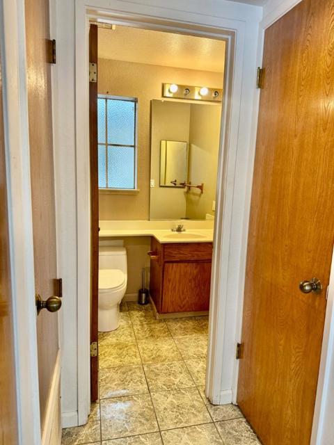 460 Pine Avenue, Half Moon Bay CA: https://media.crmls.org/mediaz/8deeb63d-1eff-47ff-8feb-c484e9448a38.jpg