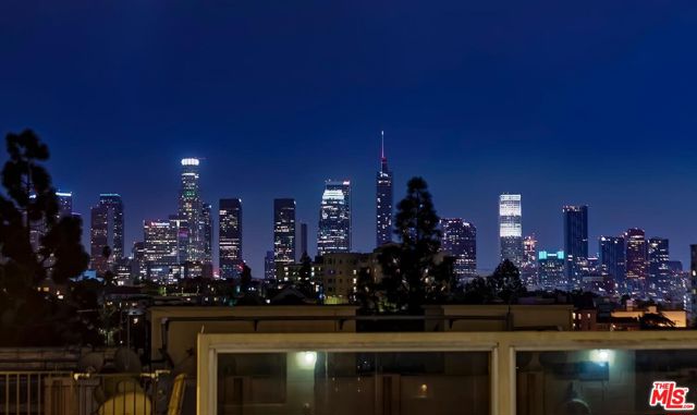 421 S La Fayette Park Place, Los Angeles CA: https://media.crmls.org/mediaz/8deeba21-272a-4c45-9d4c-74b34ef0ae61.jpg