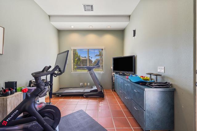 47 Gibraltar Drive, Palm Desert CA: https://media.crmls.org/mediaz/8df0e140-935e-45eb-bacc-f0d91ca5cea3.jpg