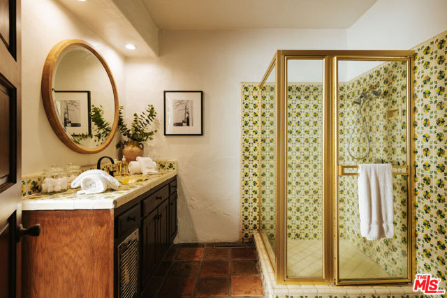 2942 Passmore Drive, Los Angeles CA: https://media.crmls.org/mediaz/8df13c15-6e96-4f19-af2a-3d98d4e00173.jpg