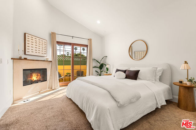 851 19th Street, Santa Monica CA: https://media.crmls.org/mediaz/8df16374-72d1-4559-b716-c4d503feb9a1.jpg