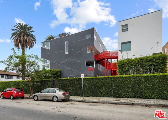 803 Wilcox Avenue, Los Angeles CA: https://media.crmls.org/mediaz/8df17401-3b41-4a5d-a36a-050cf4ab50a8.jpg