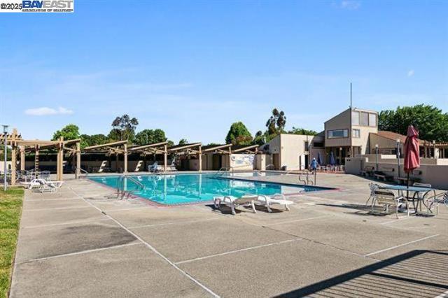 1026 Trellis Ln, Alameda CA: https://media.crmls.org/mediaz/8df2301b-dc3f-4bca-86f3-520dce79b8ca.jpg
