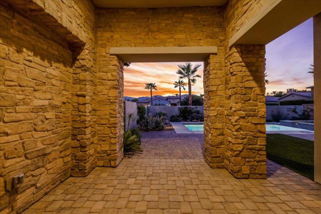 55120 Autumn Valley Court, La Quinta CA: https://media.crmls.org/mediaz/8df2310d-ec8e-459e-8fcd-cfa9334bf2a2.jpg