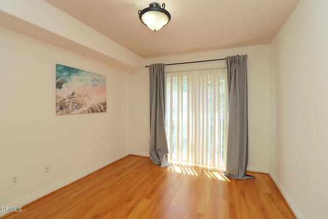 Detail Gallery Image 23 of 33 For 3855 Ingraham St #204,  Los Angeles,  CA 90005 - 3 Beds | 2 Baths