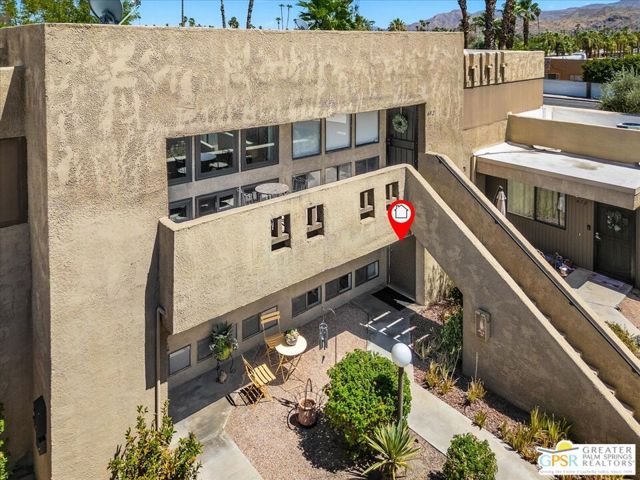 476 Bradshaw Lane, Palm Springs CA: https://media.crmls.org/mediaz/8df2c8a6-61f9-4036-ae97-f1a2593f9ffd.jpg