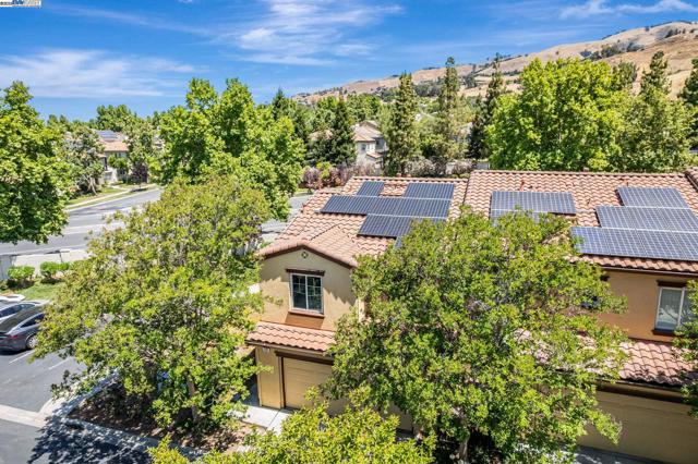 4182 Lautrec Dr, San Jose CA: https://media.crmls.org/mediaz/8df2da52-a970-45c2-a335-f933a0b2af69.jpg