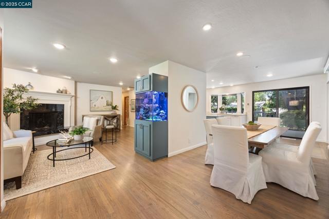 1834 Ivanhoe Ave, Lafayette CA: https://media.crmls.org/mediaz/8df3abbe-897b-4301-9d2b-1e5f09b6f47e.jpg