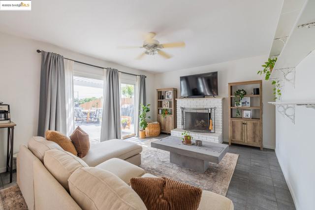13 Alhambra Court, Antioch CA: https://media.crmls.org/mediaz/8df3cf50-2481-4f79-b31f-85359f332c6d.jpg