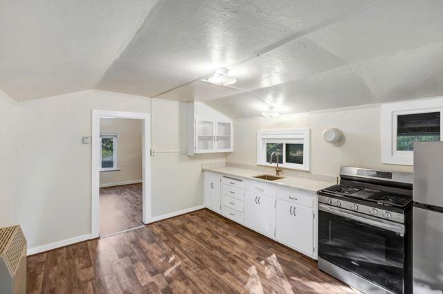 90 Harper Canyon Road, Salinas CA: https://media.crmls.org/mediaz/8df450a3-376c-4759-97fb-c3db7ef0127b.jpg