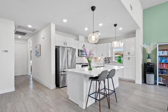 183 Dora Falls Terrace, Fremont CA: https://media.crmls.org/mediaz/8df5c0f8-aa39-42ad-8f13-5cdcb8582443.jpg