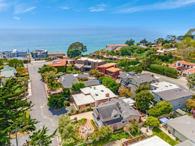 111 Farley Drive, Aptos CA: https://media.crmls.org/mediaz/8df5c125-3498-413d-9e54-03784277403f.jpg