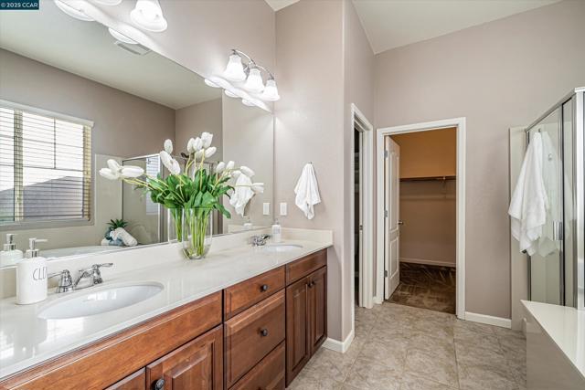 6432 Laurel Creek Pl, Livermore CA: https://media.crmls.org/mediaz/8df769ca-003c-48ce-9330-4b42ed2ab575.jpg