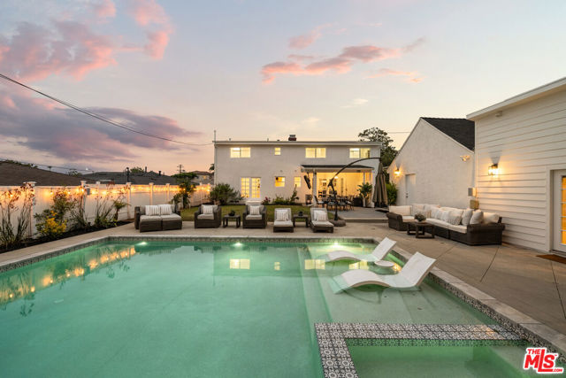 6399 W 80th Street, Los Angeles CA: https://media.crmls.org/mediaz/8df88ffe-7088-4f03-b671-3d9fd4752a3c.jpg