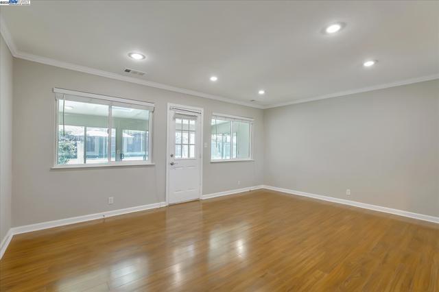 7942 Vomac Rd, Dublin CA: https://media.crmls.org/mediaz/8df9167f-8a57-42b9-a369-7527f098916a.jpg