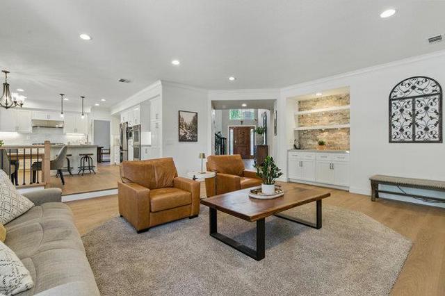 4252 Merlot Court, San Jose CA: https://media.crmls.org/mediaz/8df9b711-466c-411f-83d0-6d04fb4fdf4e.jpg
